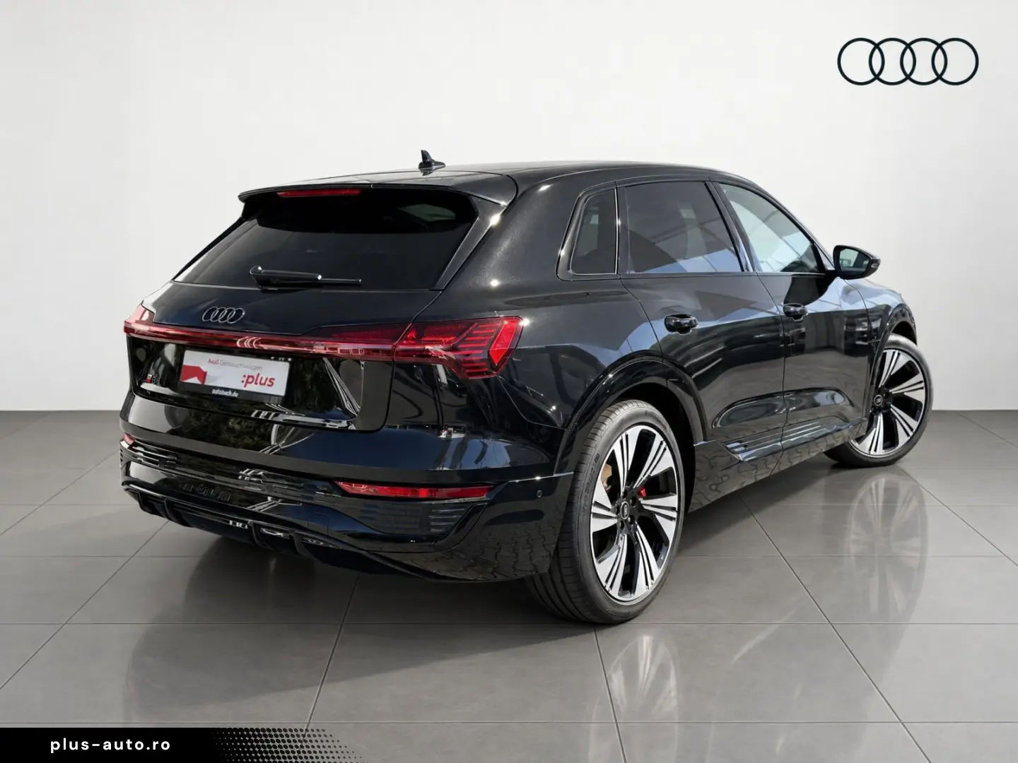 AUDI Q8 2023 — imagine 3