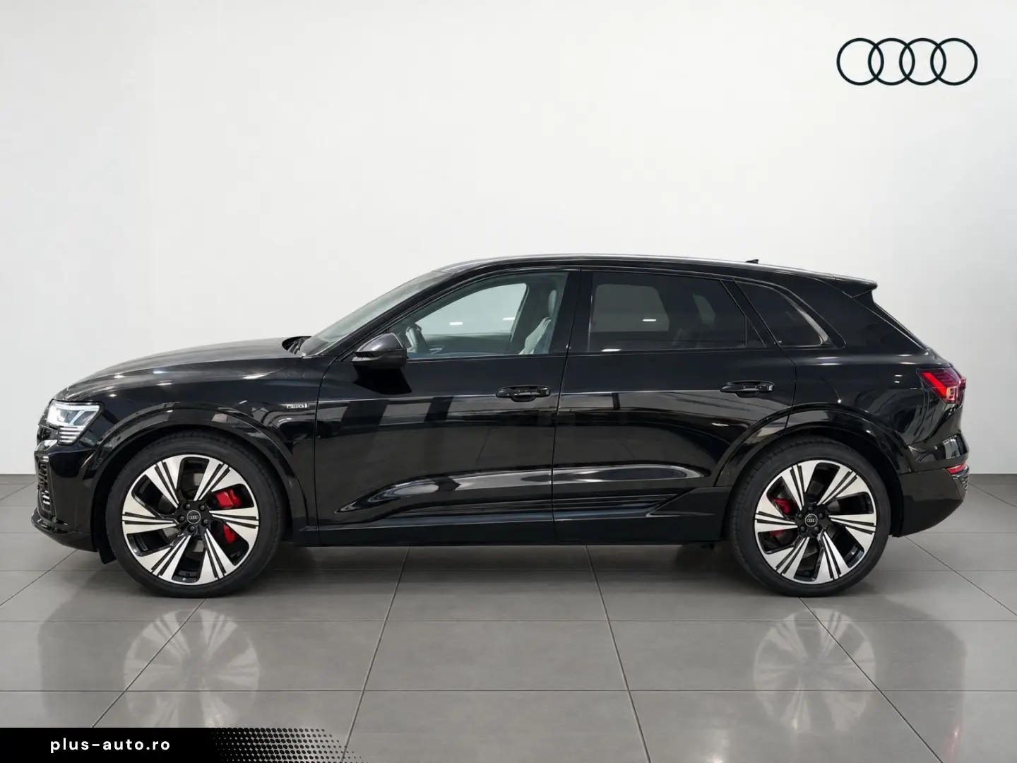 AUDI Q8 2023 — imagine 5