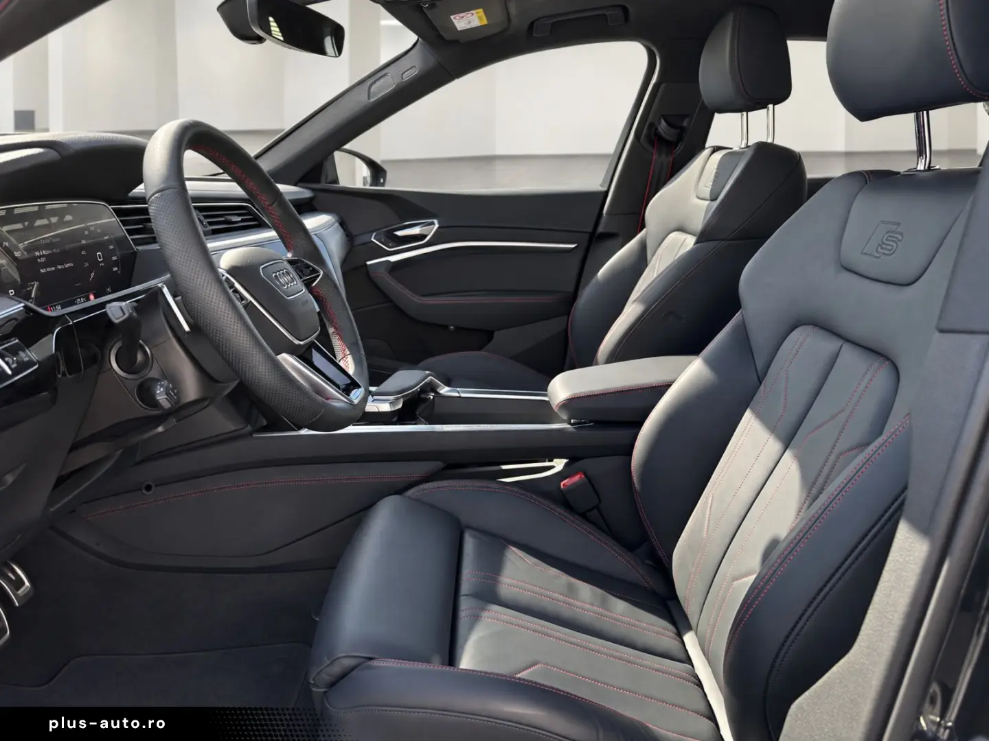 AUDI Q8 2023 — imagine 12