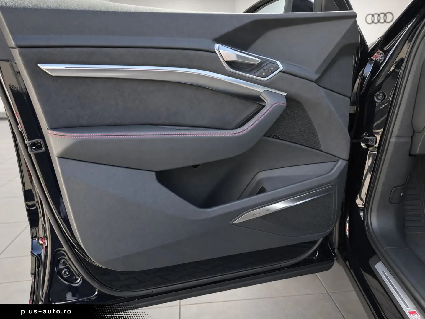 AUDI Q8 2023 — imagine 16