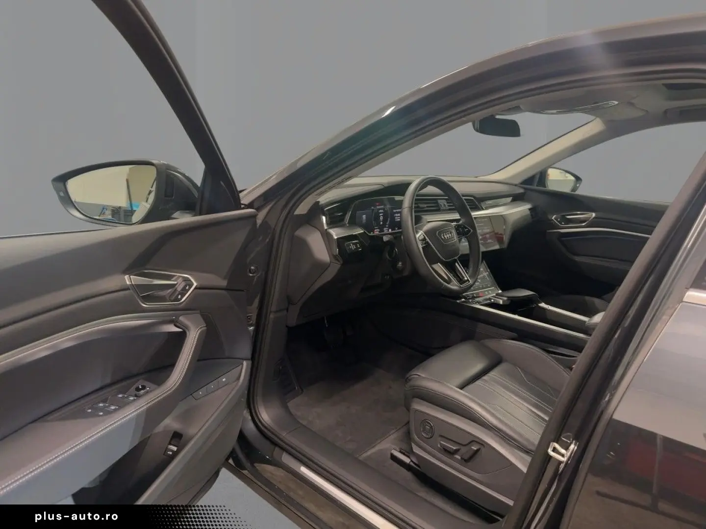 AUDI Q8 2023 — imagine 8