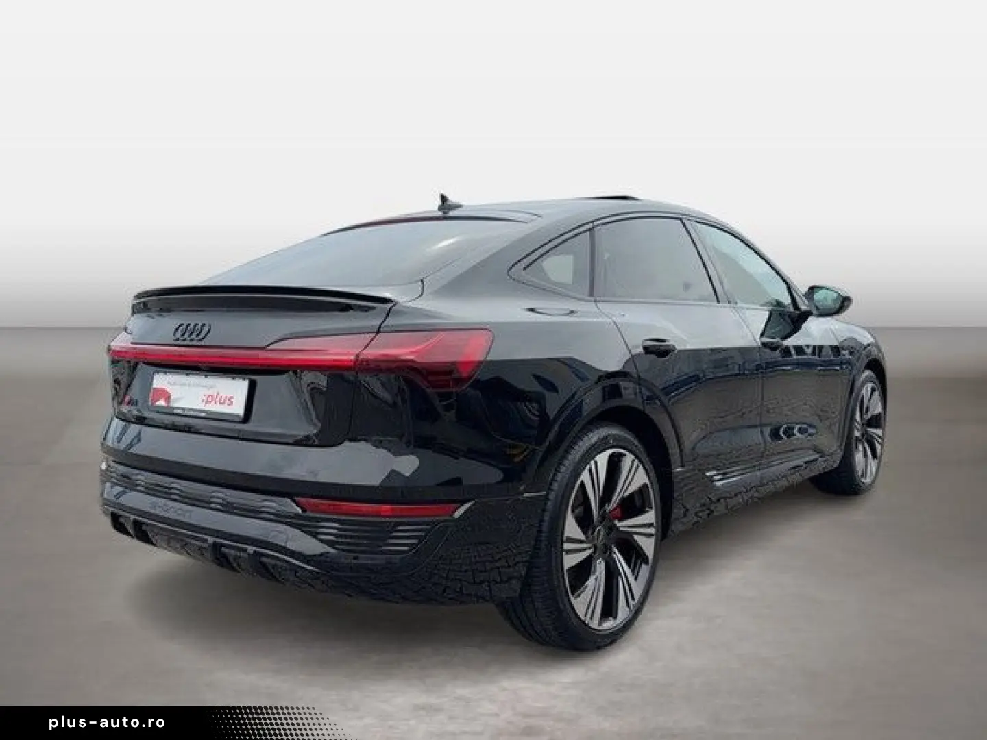 AUDI Q8 2023 — imagine 5