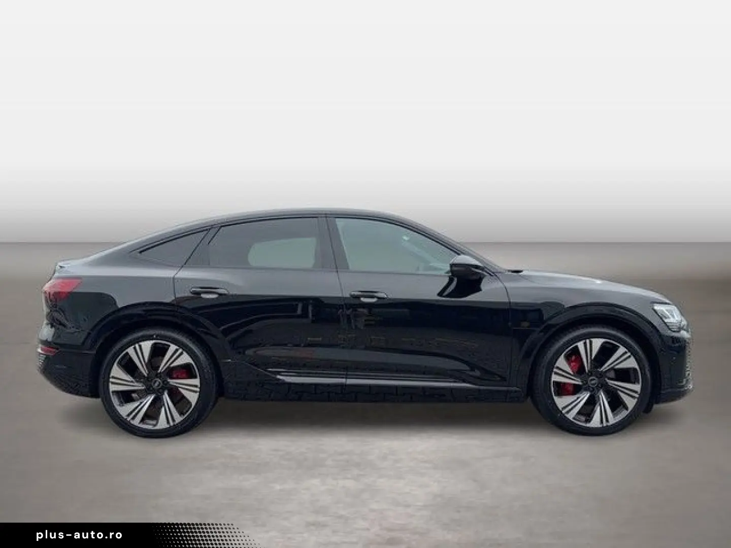 AUDI Q8 2023 — imagine 7
