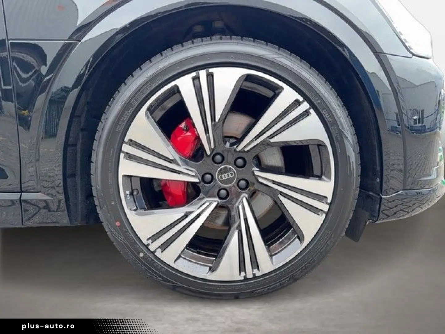 AUDI Q8 2023 — imagine 8