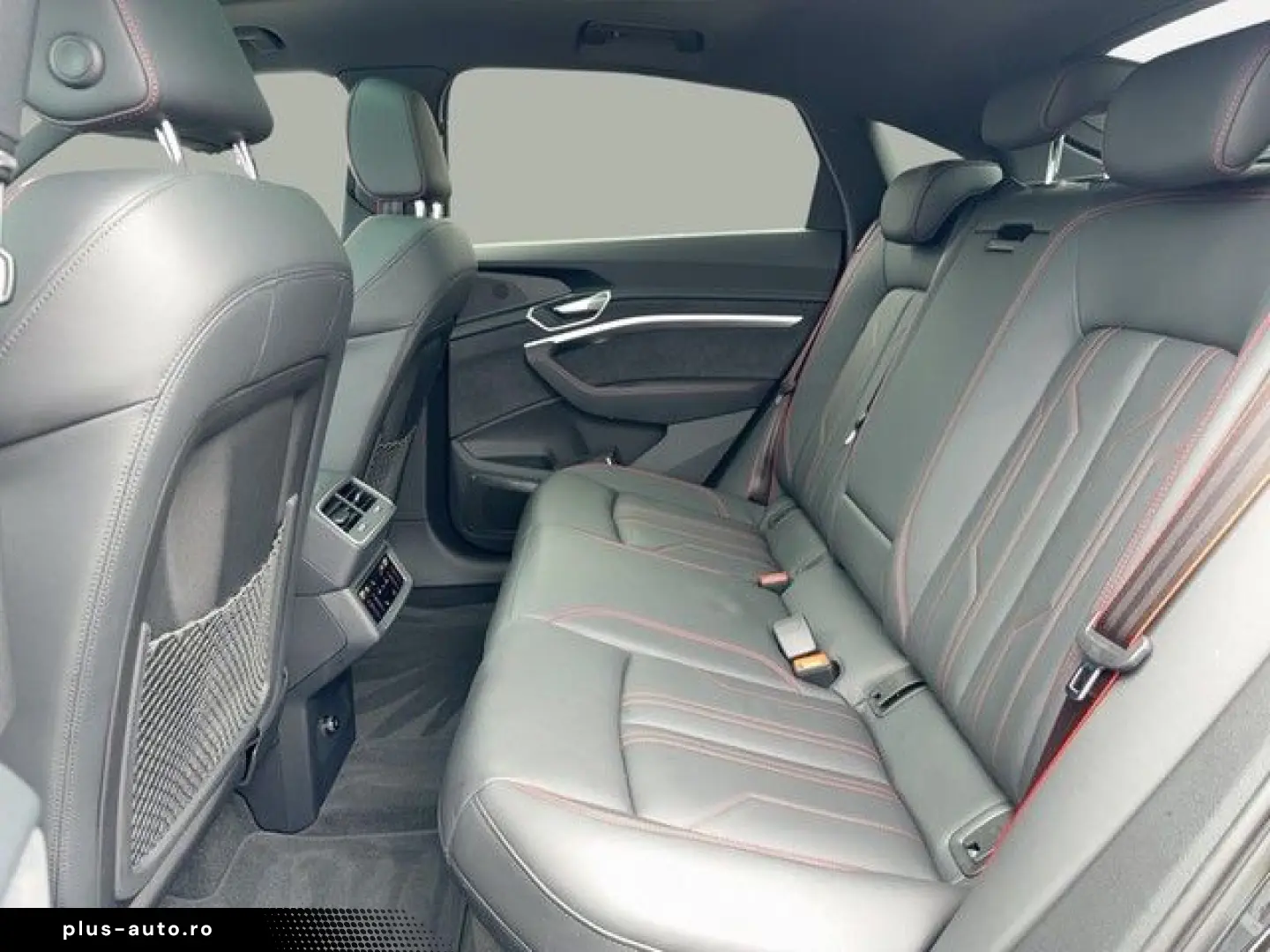 AUDI Q8 2023 — imagine 13