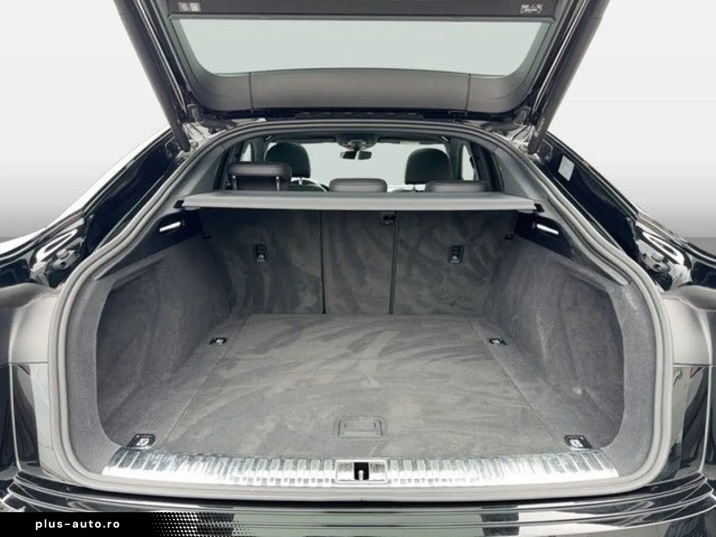 AUDI Q8 2023 — imagine 14