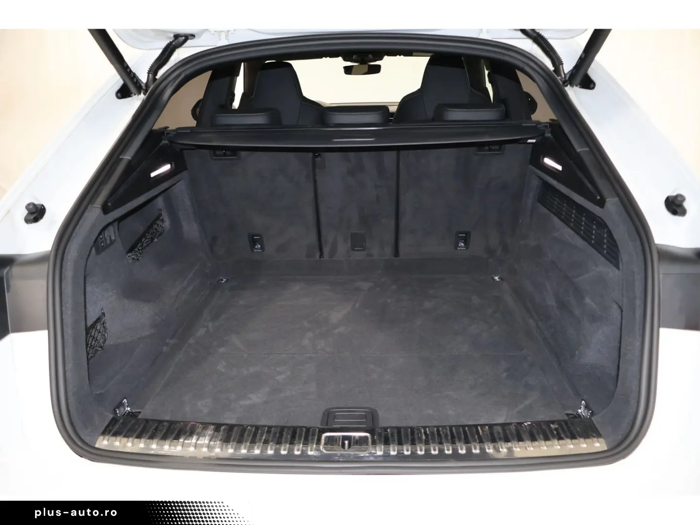 AUDI Q8 2023 — imagine 7