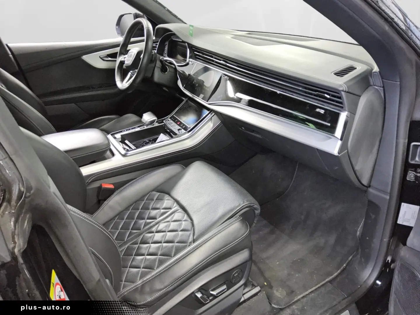 AUDI Q8 2023 — imagine 3