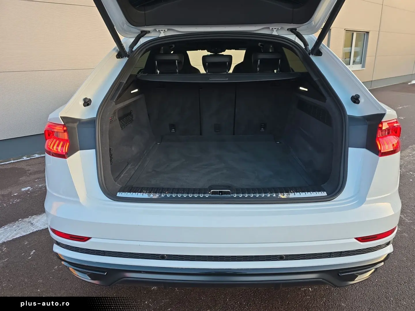 AUDI Q8 2023 — imagine 8