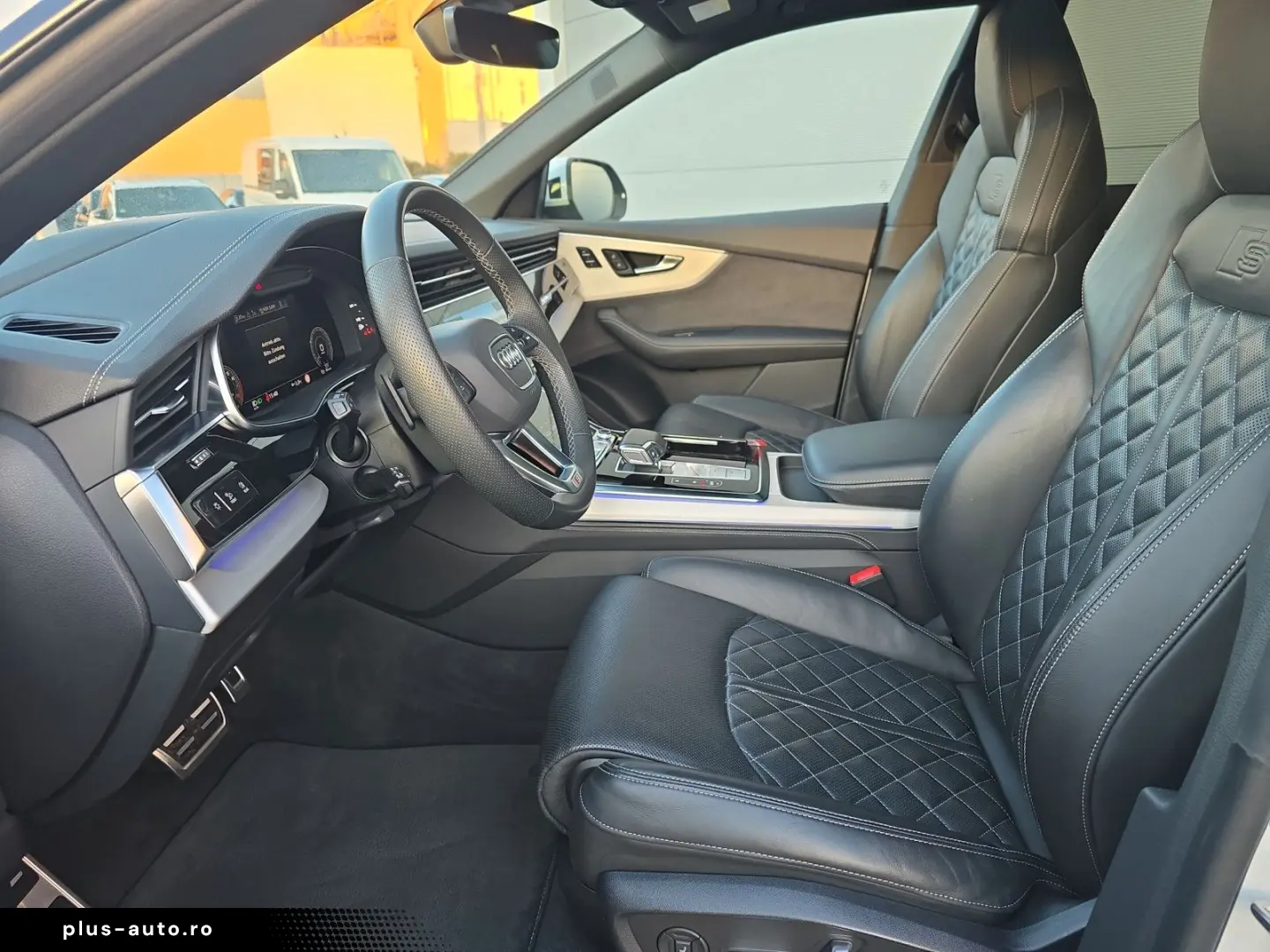 AUDI Q8 2023 — imagine 10