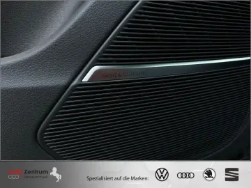 AUDI S Q8 TFSI Bang OL PANO Luftf Matrix Valcona 22&…