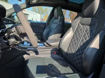 AUDI SQ8 competition plus STHZG AHK LUFT PANO 360 KAM