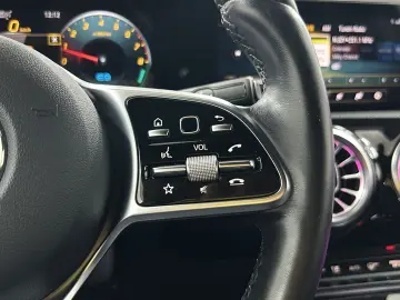 MERCEDES-BENZ A 250 e Progressive 360  HUD Burmester ACC LED