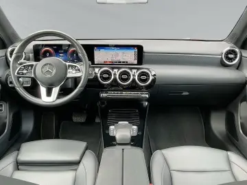 MERCEDES-BENZ A 250e 8G-DCT Progressive LED PANO NAVI Burm