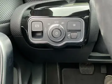 MERCEDES-BENZ A 250e 8G-DCT Progressive LED PANO NAVI Burm