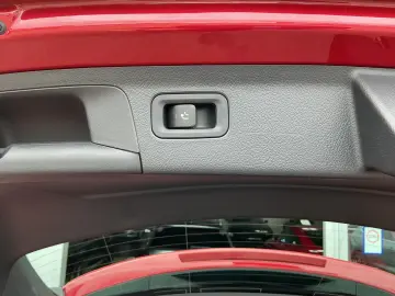 MERCEDES-BENZ A 250e 8G-DCT Progressive LED PANO NAVI Burm