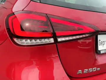 MERCEDES-BENZ A 250e 8G-DCT Progressive LED PANO NAVI Burm