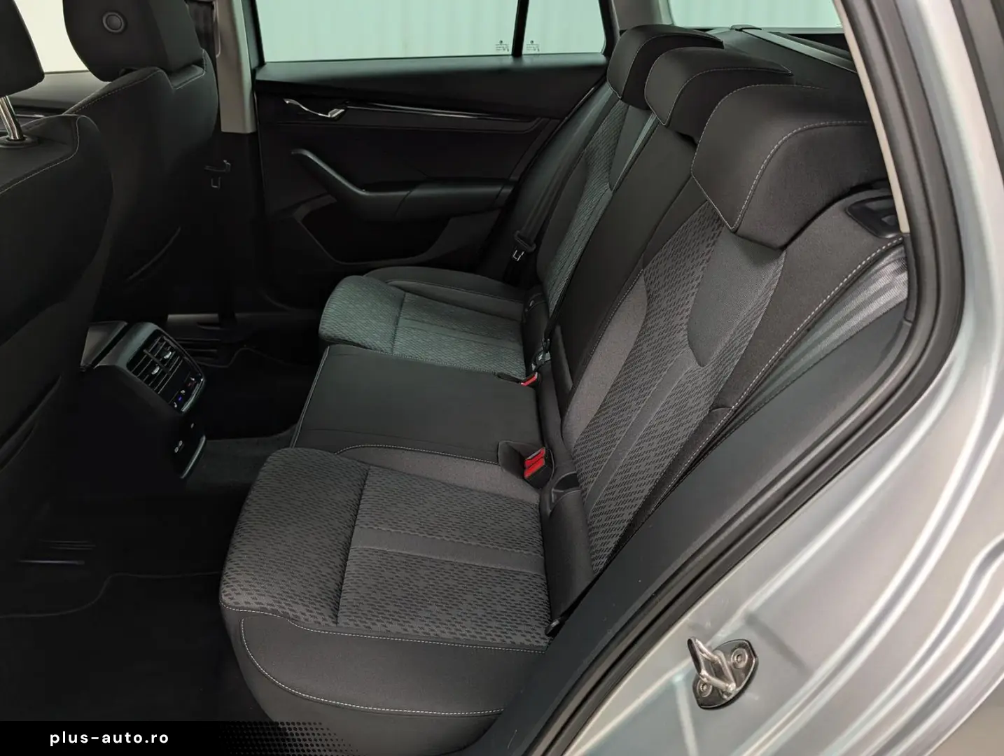 SKODA Octavia Combi 2.0 TDI DSG Ambition LED RFK 4xSHZ