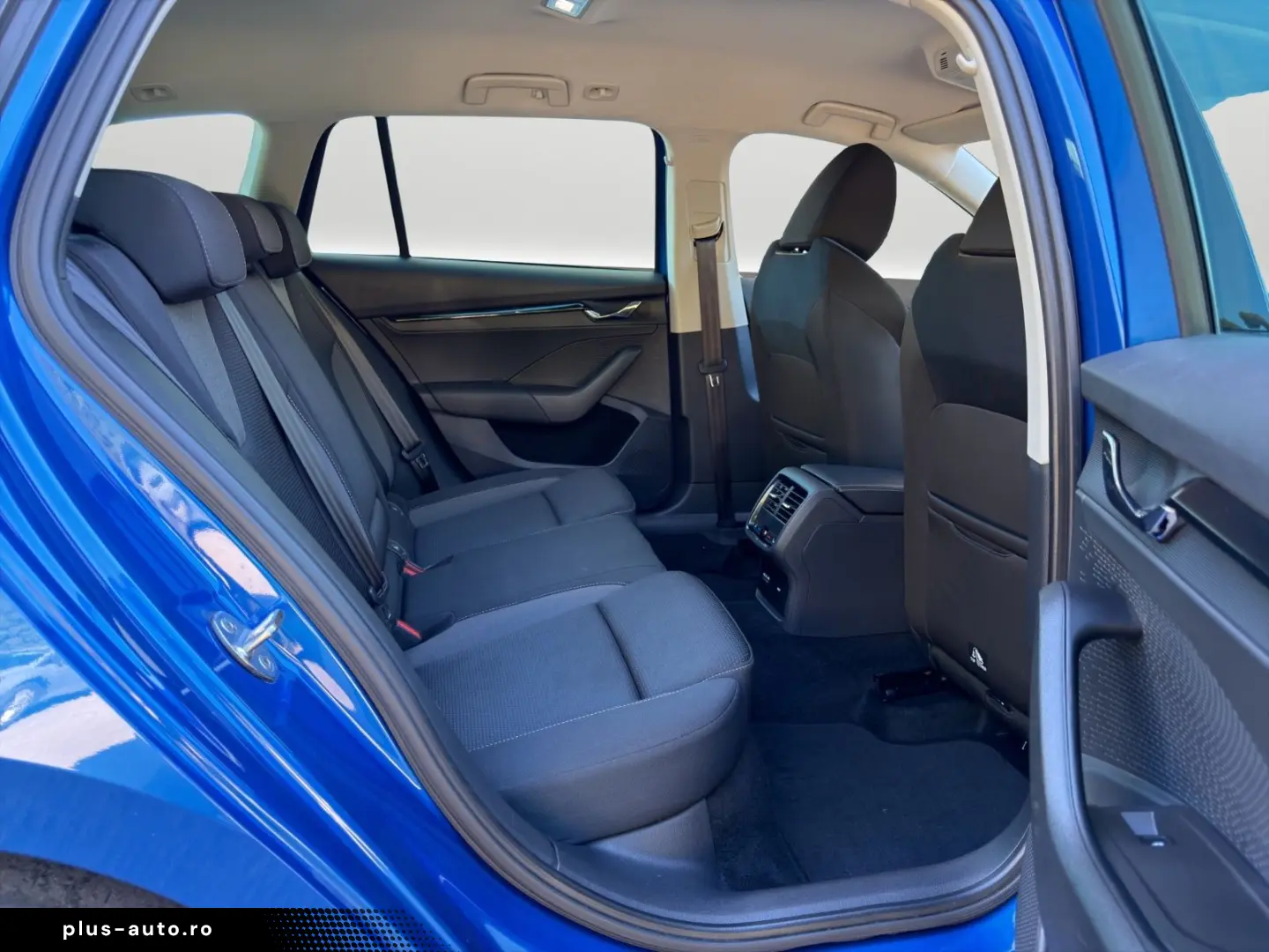 SKODA Octavia Combi Tour 2.0 CARPLAY WINTER 4xSITZ