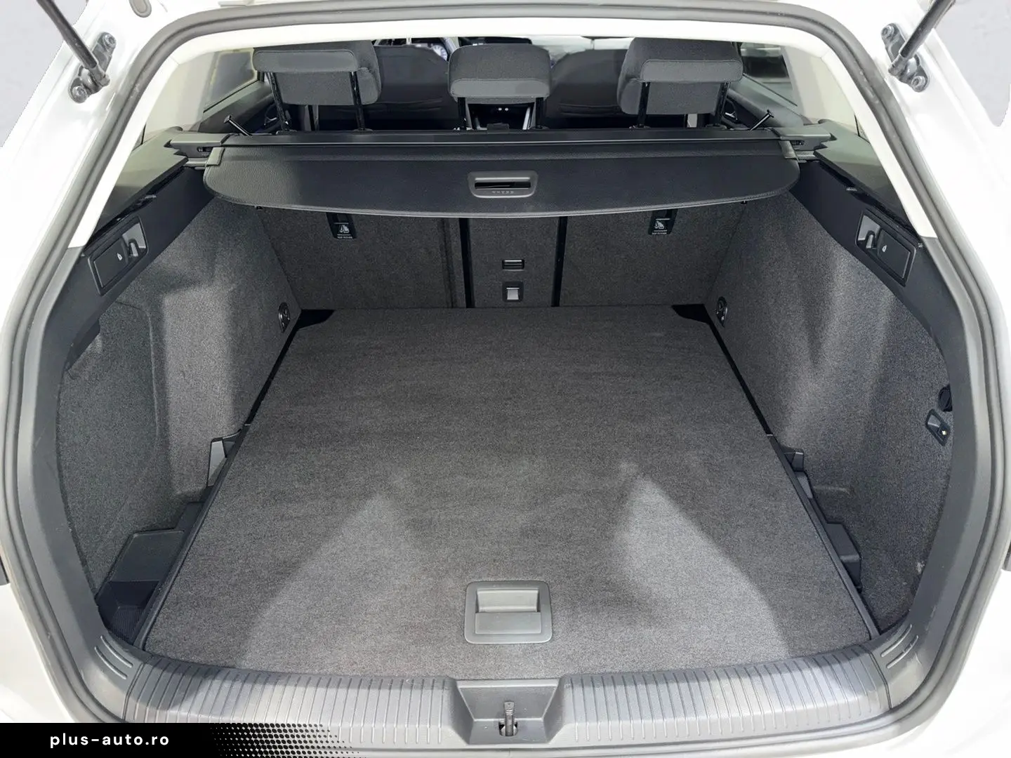 VW Golf Variant 8 2.0 TDI DSG LIFE AHK KAMERA NAVI