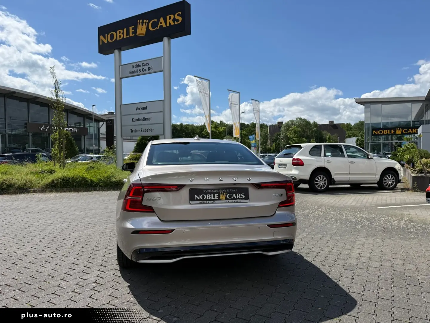 VOLVO S60 B5 Plus Dark AWD LED ALU