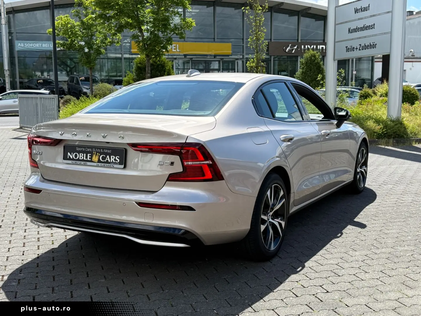 VOLVO S60 B5 Plus Dark AWD LED ALU
