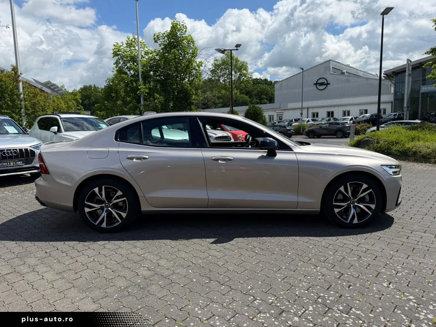 VOLVO S60 B5 Plus Dark AWD LED ALU