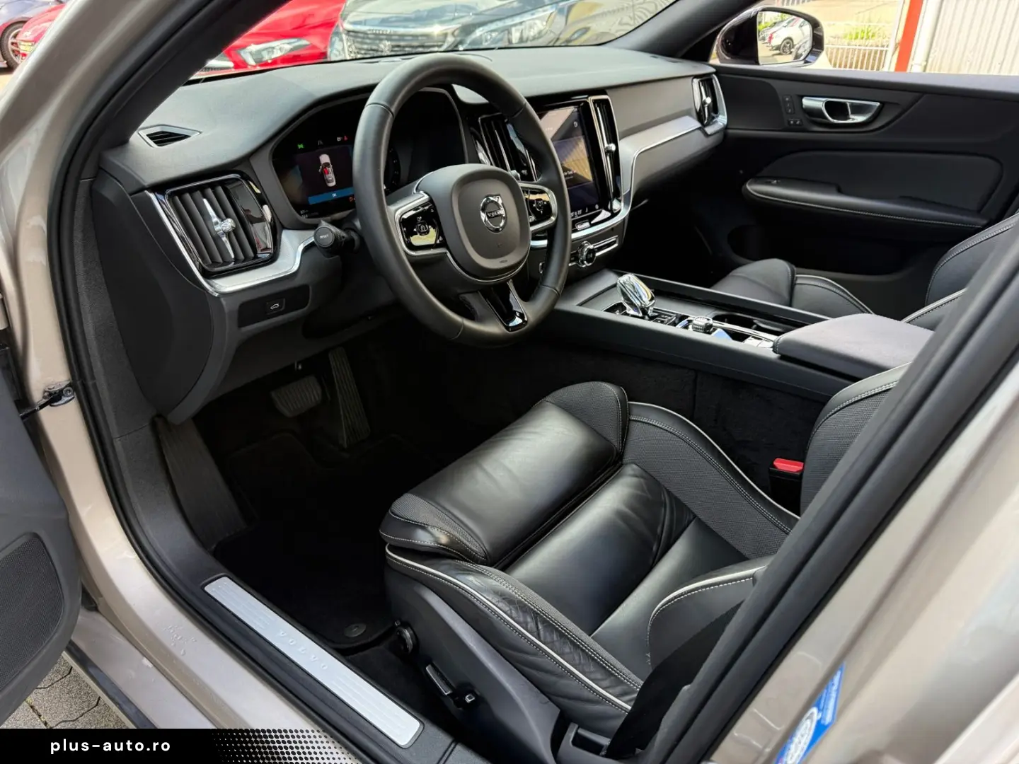 VOLVO S60 B5 Plus Dark AWD LED ALU