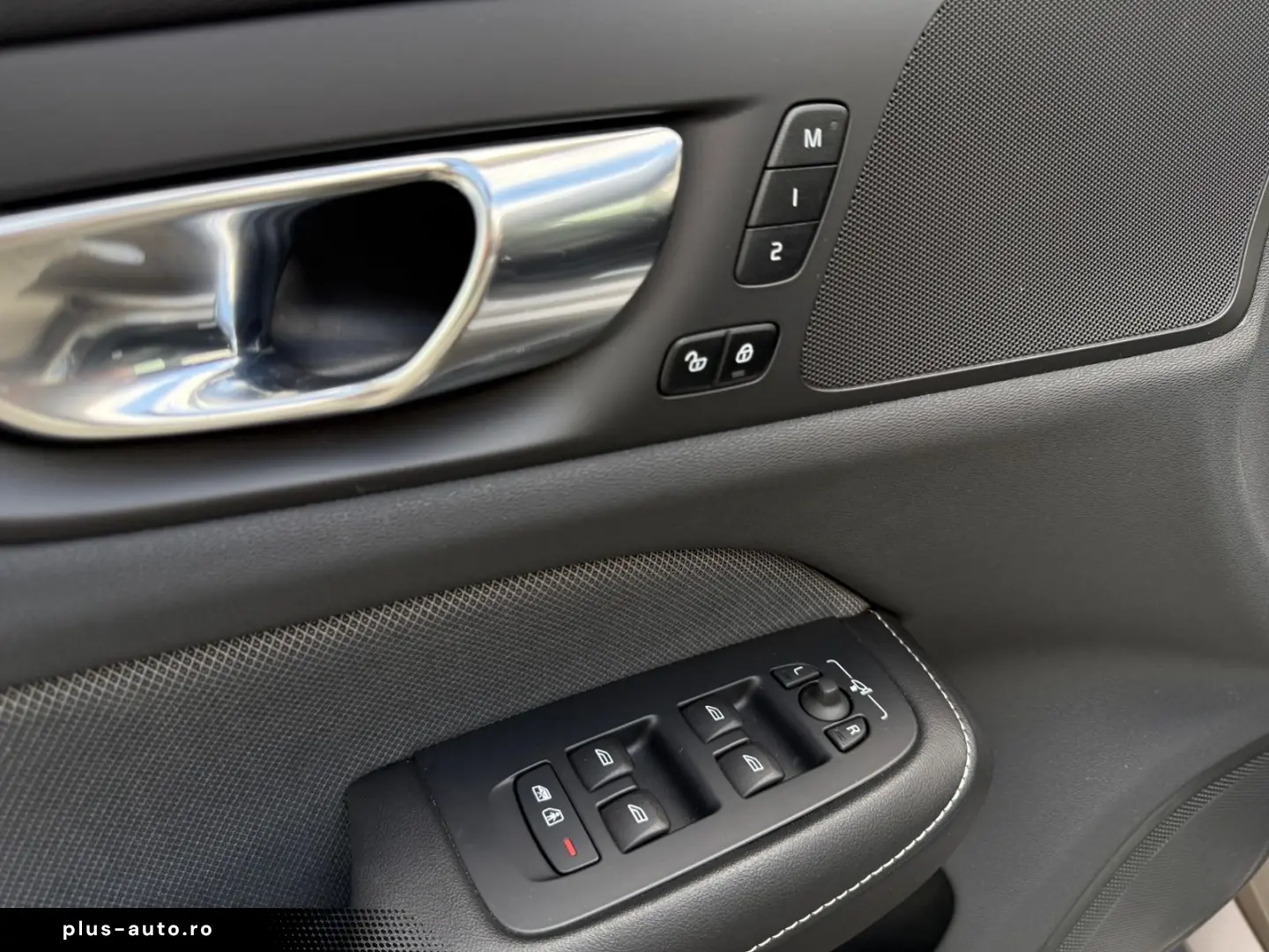 VOLVO S60 B5 Plus Dark AWD LED ALU