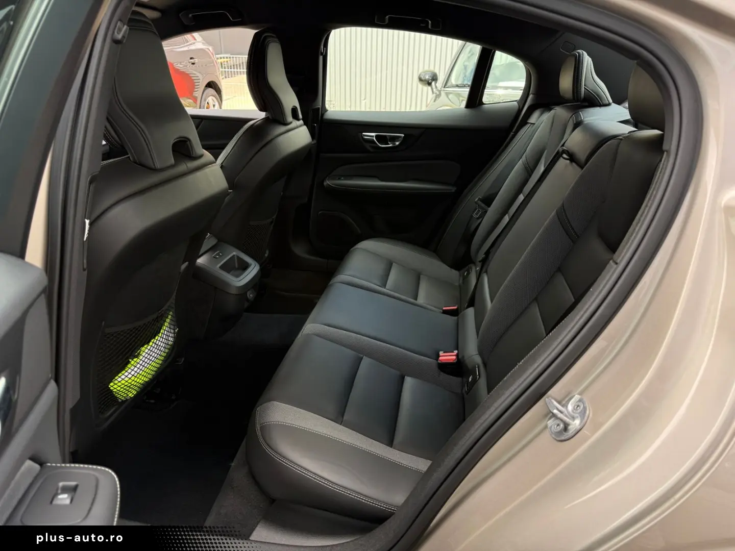 VOLVO S60 B5 Plus Dark AWD LED ALU