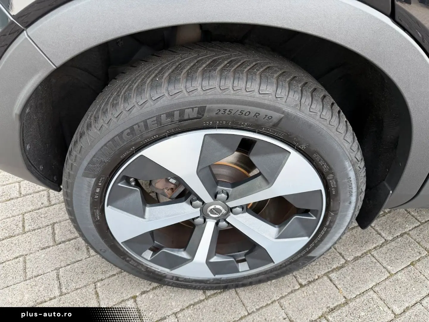 VOLVO XC40 B4 Plus Dark 2WD