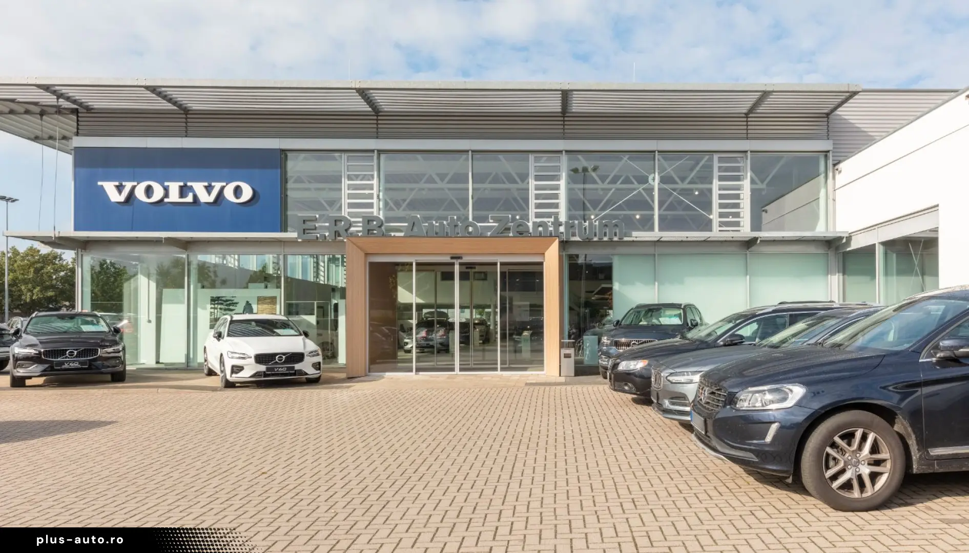 VOLVO XC40 B4 Plus Dark 2WD