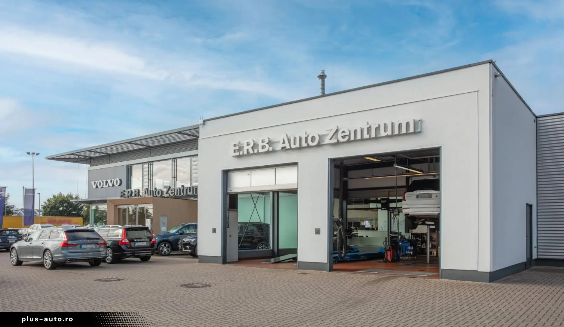VOLVO XC40 B4 Plus Dark 2WD