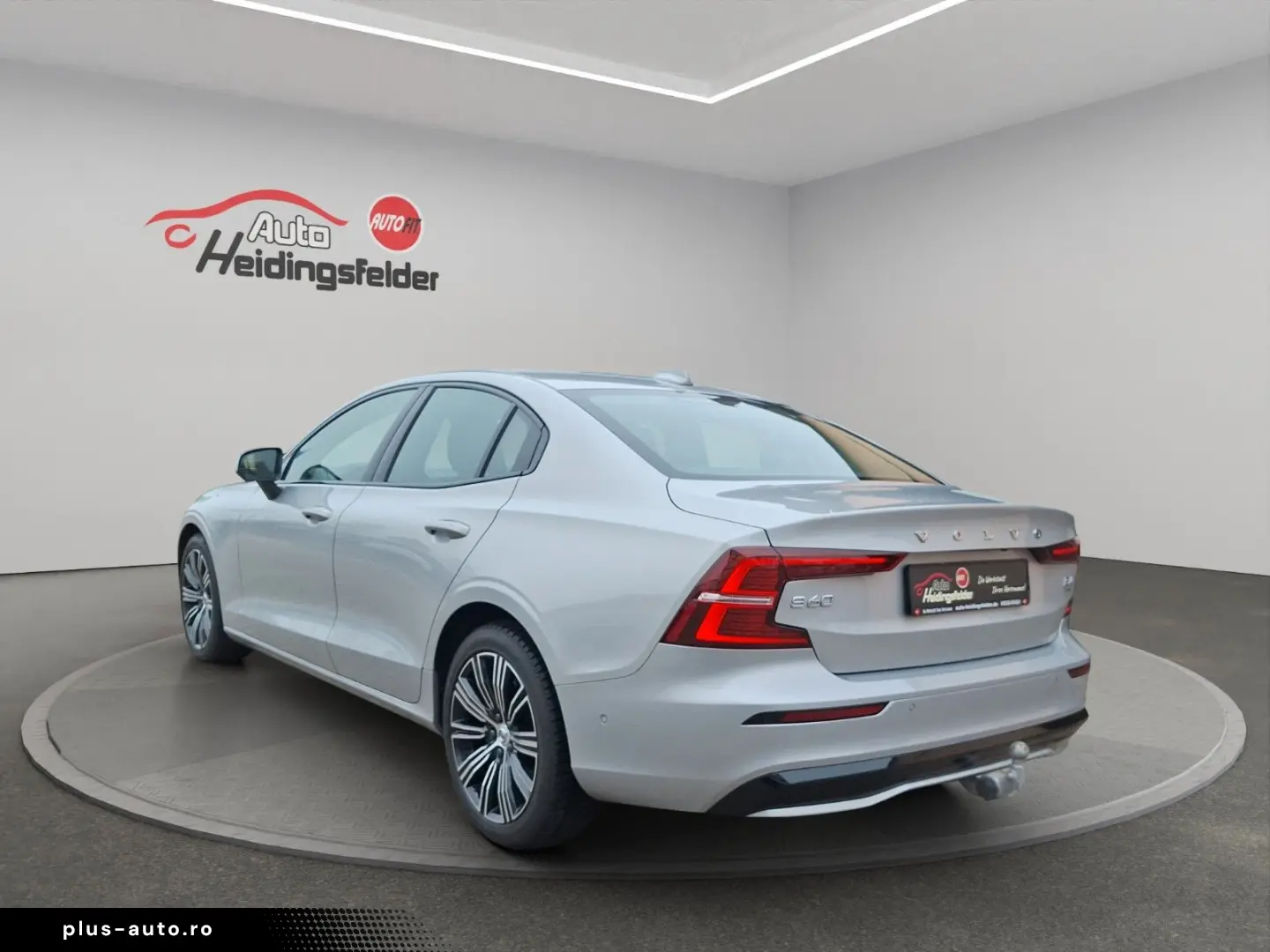 VOLVO S60 Lim. Plus Dark ACC  AHK PDC  360  LED 8-fach