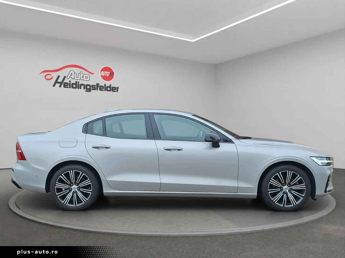 VOLVO S60 Lim. Plus Dark ACC  AHK PDC  360  LED 8-fach