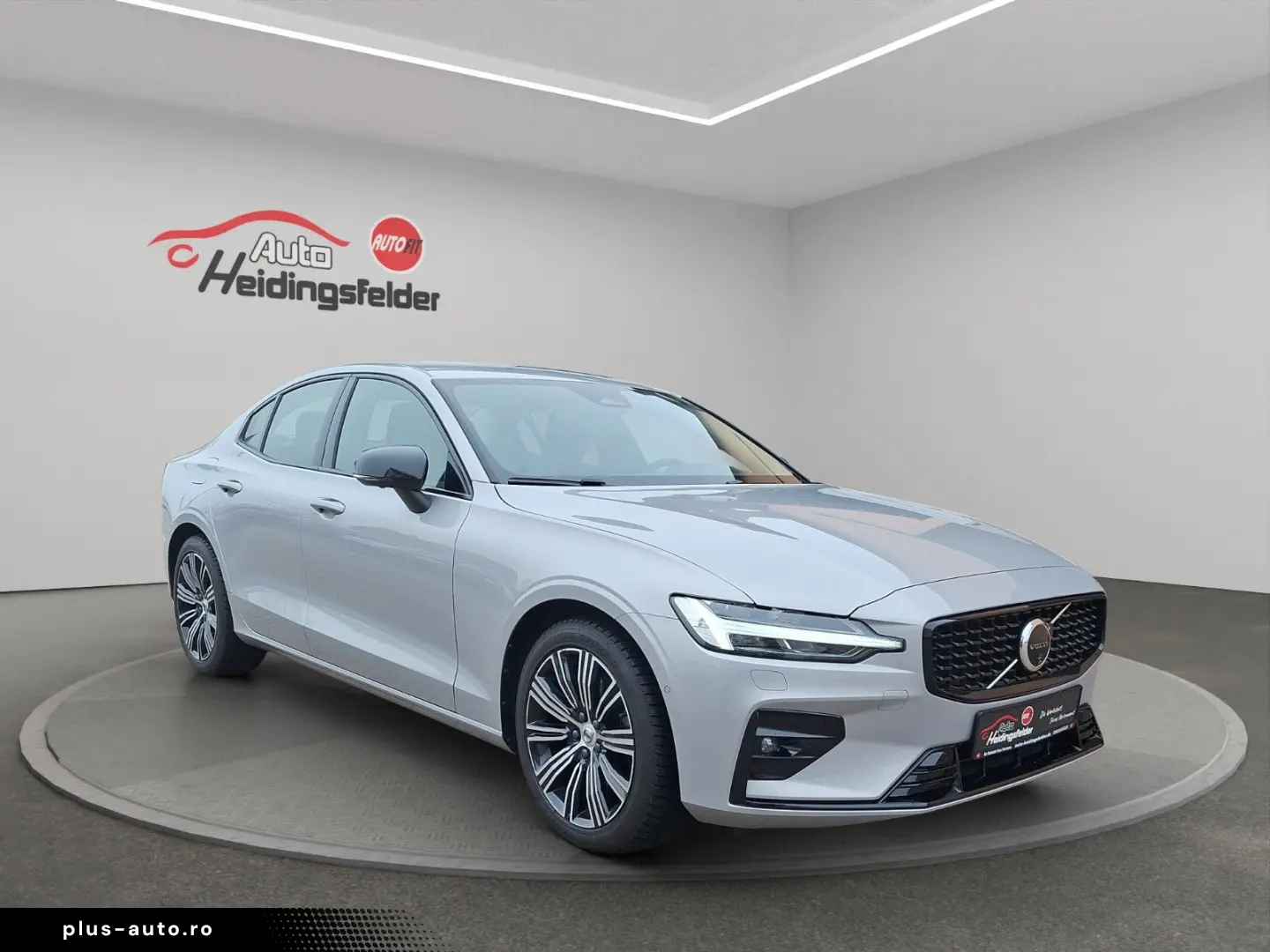 VOLVO S60 Lim. Plus Dark ACC  AHK PDC  360  LED 8-fach