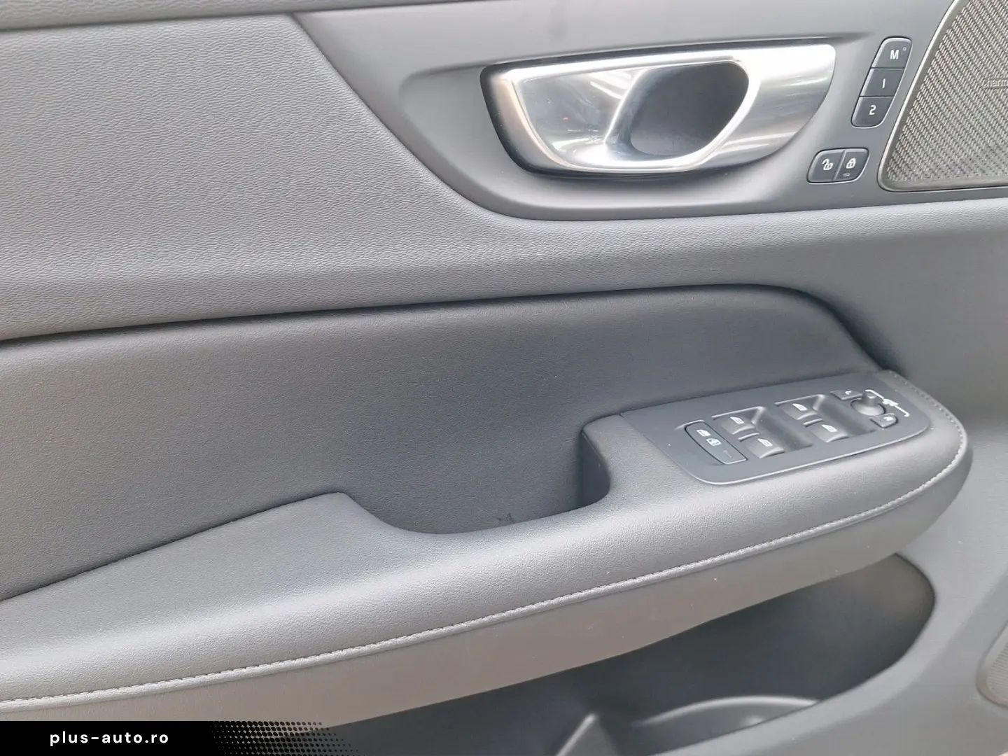 VOLVO S60 Lim. Plus Dark ACC  AHK PDC  360  LED 8-fach
