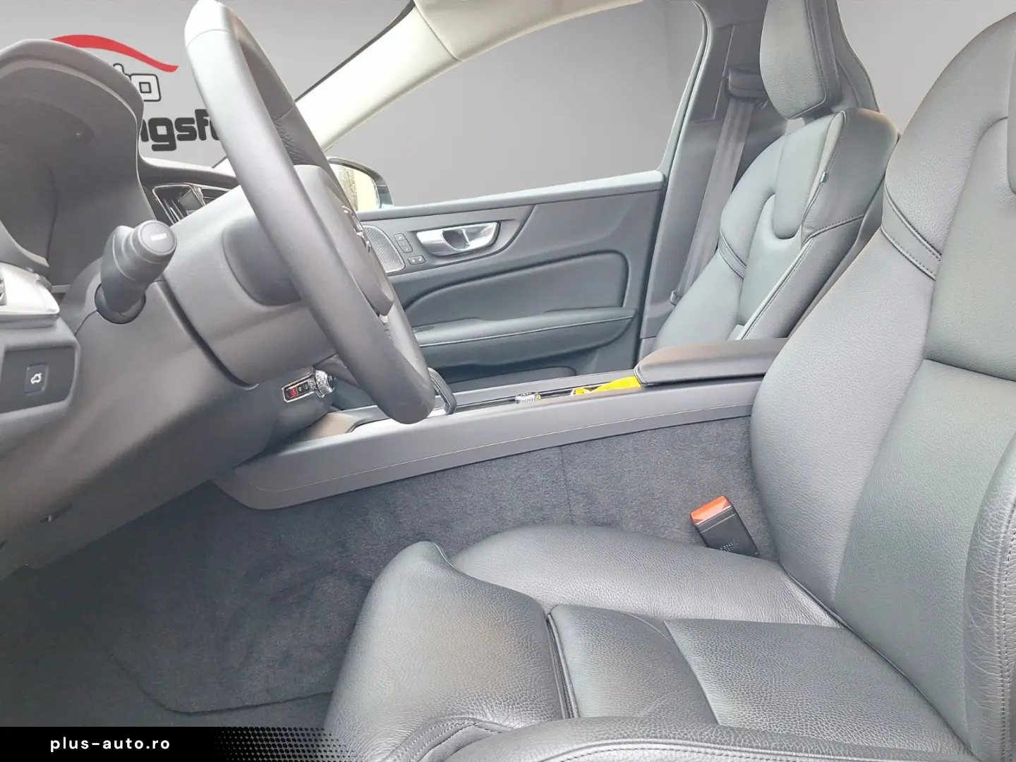VOLVO S60 Lim. Plus Dark ACC  AHK PDC  360  LED 8-fach
