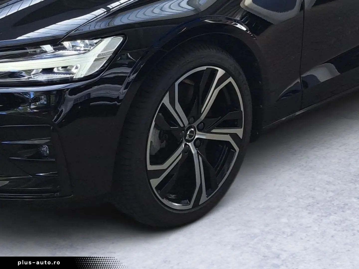 VOLVO S60 B5 B AWD Plus Dark Harman Kardon Ambiente BT
