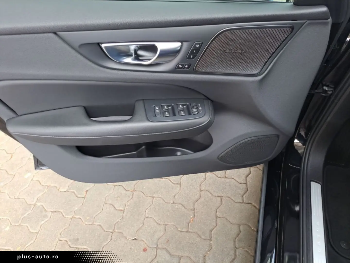 VOLVO S60 B5 B AWD Plus Dark Harman Kardon Ambiente BT