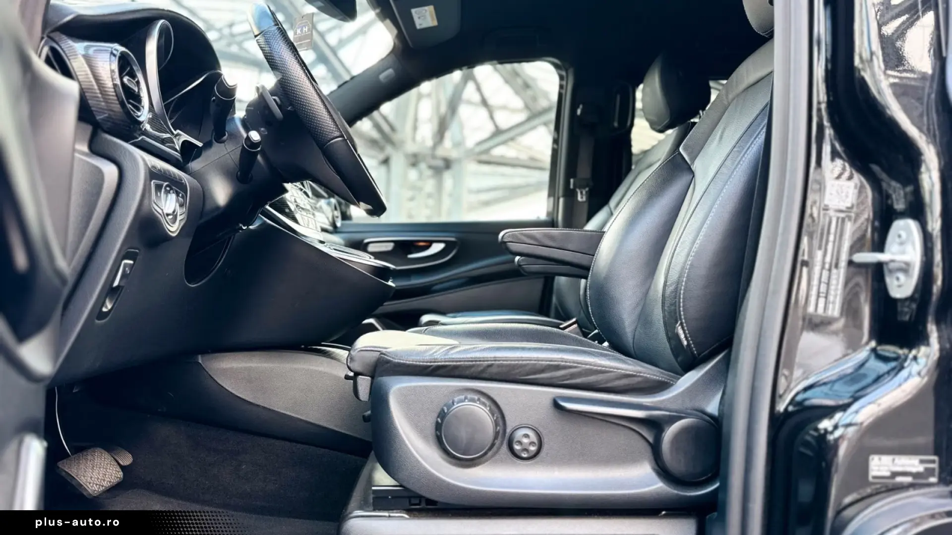 Mercedes-Benz V 300 d Lang Avantgarde AIRMATIC • 360