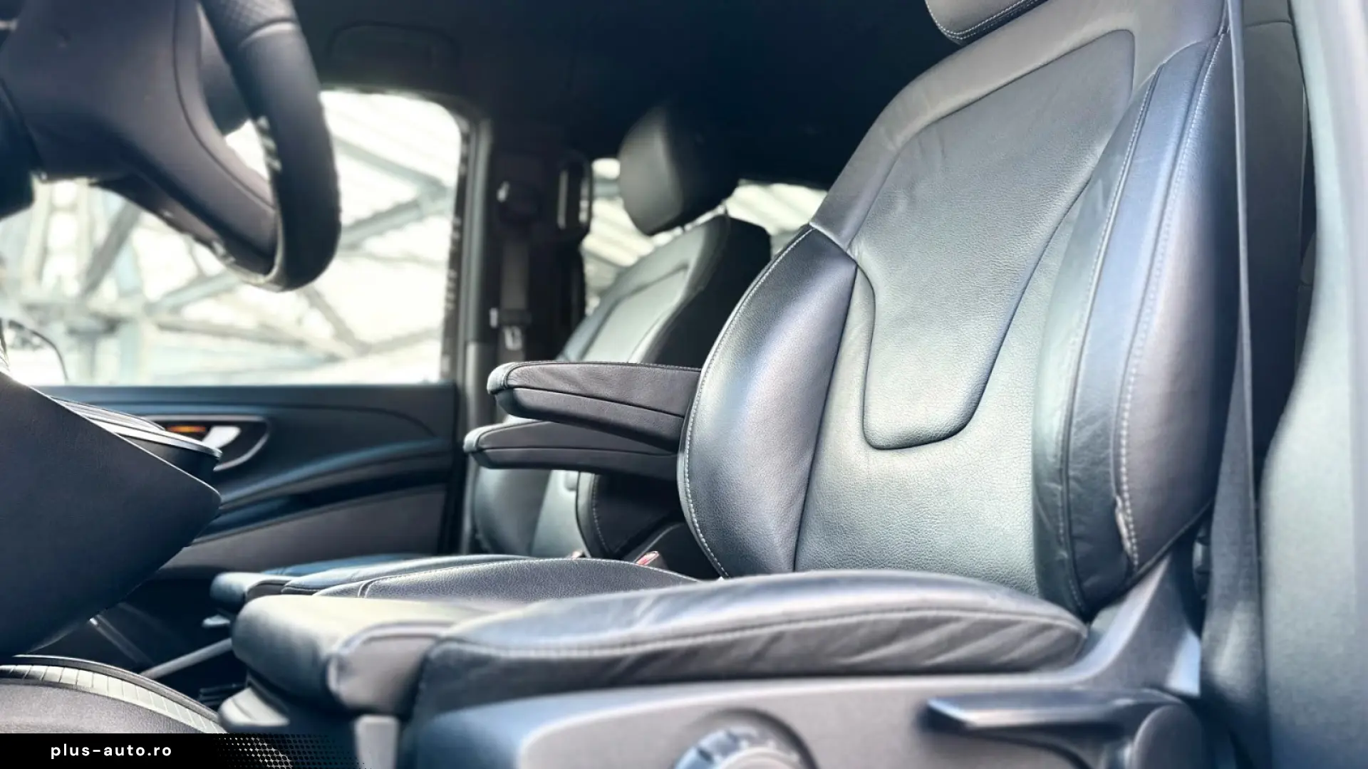 Mercedes-Benz V 300 d Lang Avantgarde AIRMATIC • 360
