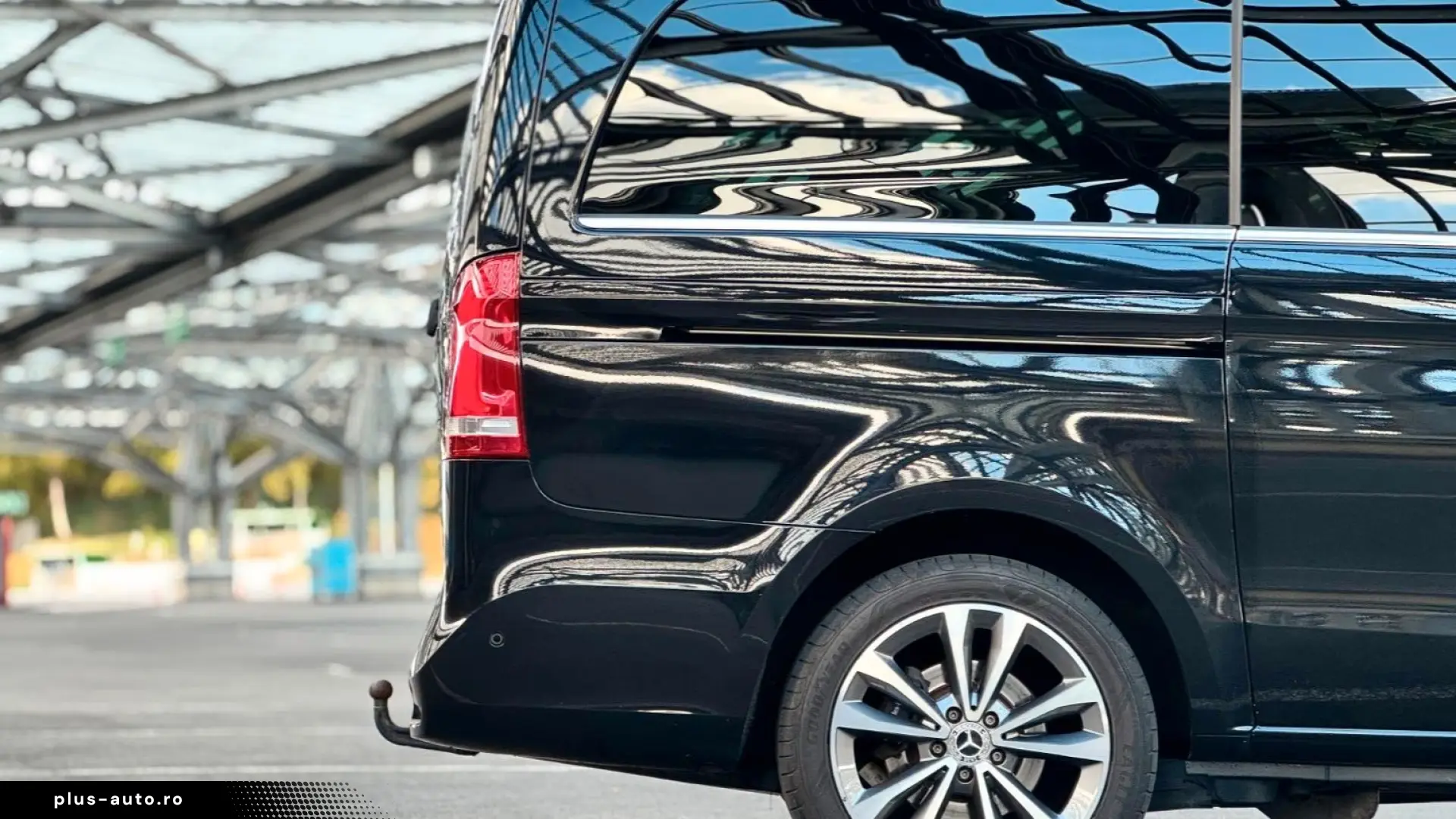 Mercedes-Benz V 300 d Lang Avantgarde AIRMATIC • 360