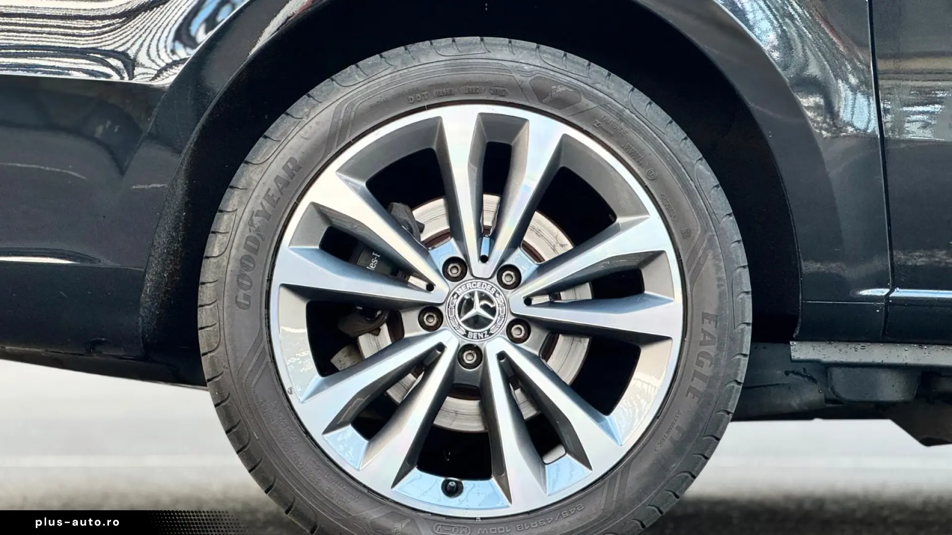 Mercedes-Benz V 300 d Lang Avantgarde AIRMATIC • 360