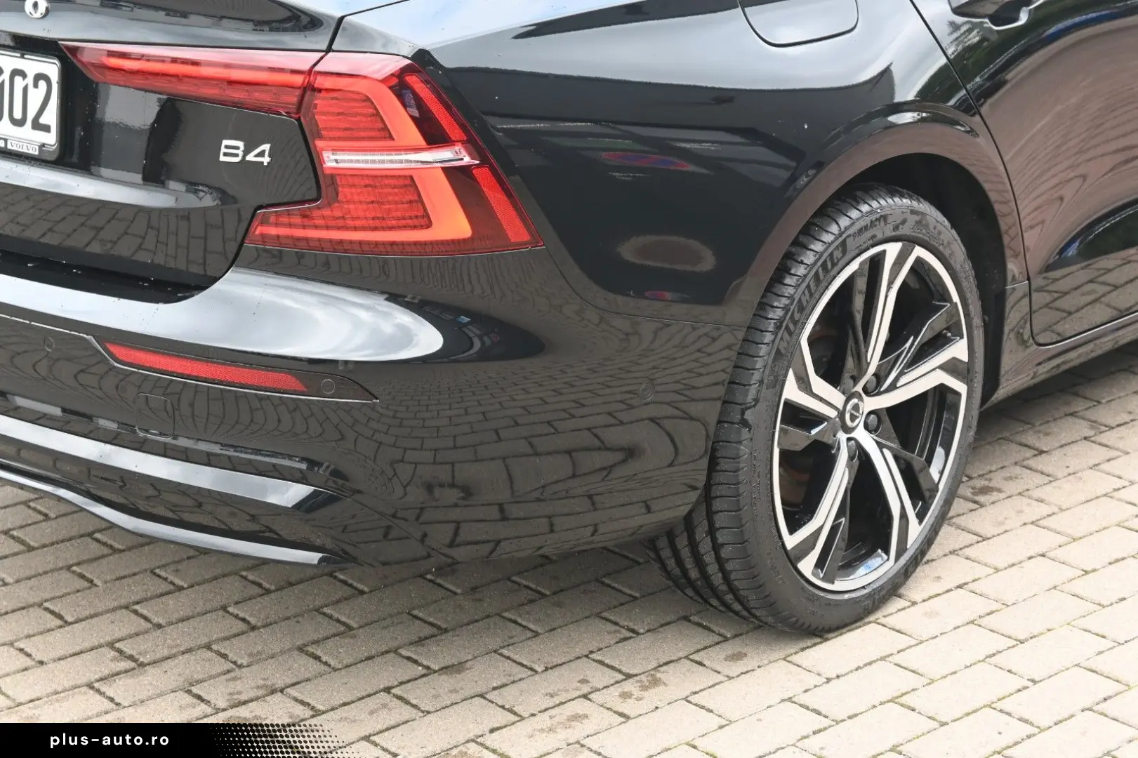 VOLVO S60 B4 Benzin Plus Dark'STHZG 360  PANO
