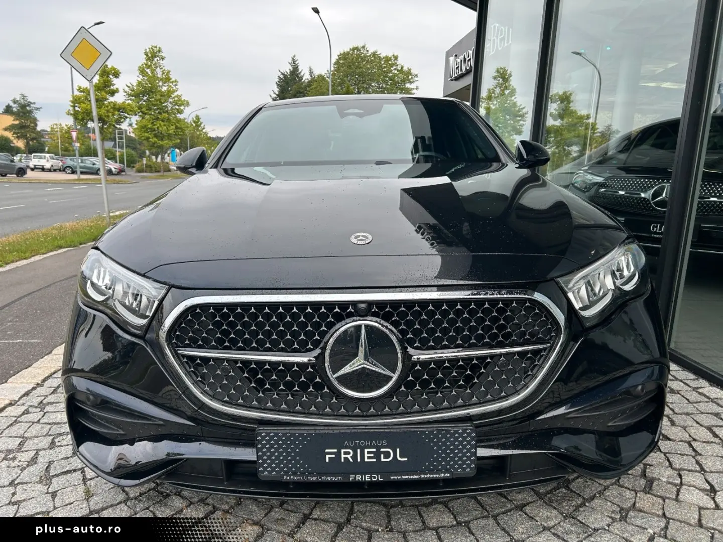 MERCEDES-BENZ E 200 AMG Night  Distronic  Kamera  Keyless