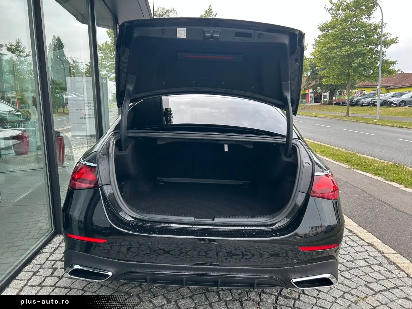 MERCEDES-BENZ E 200 AMG Night  Distronic  Kamera  Keyless