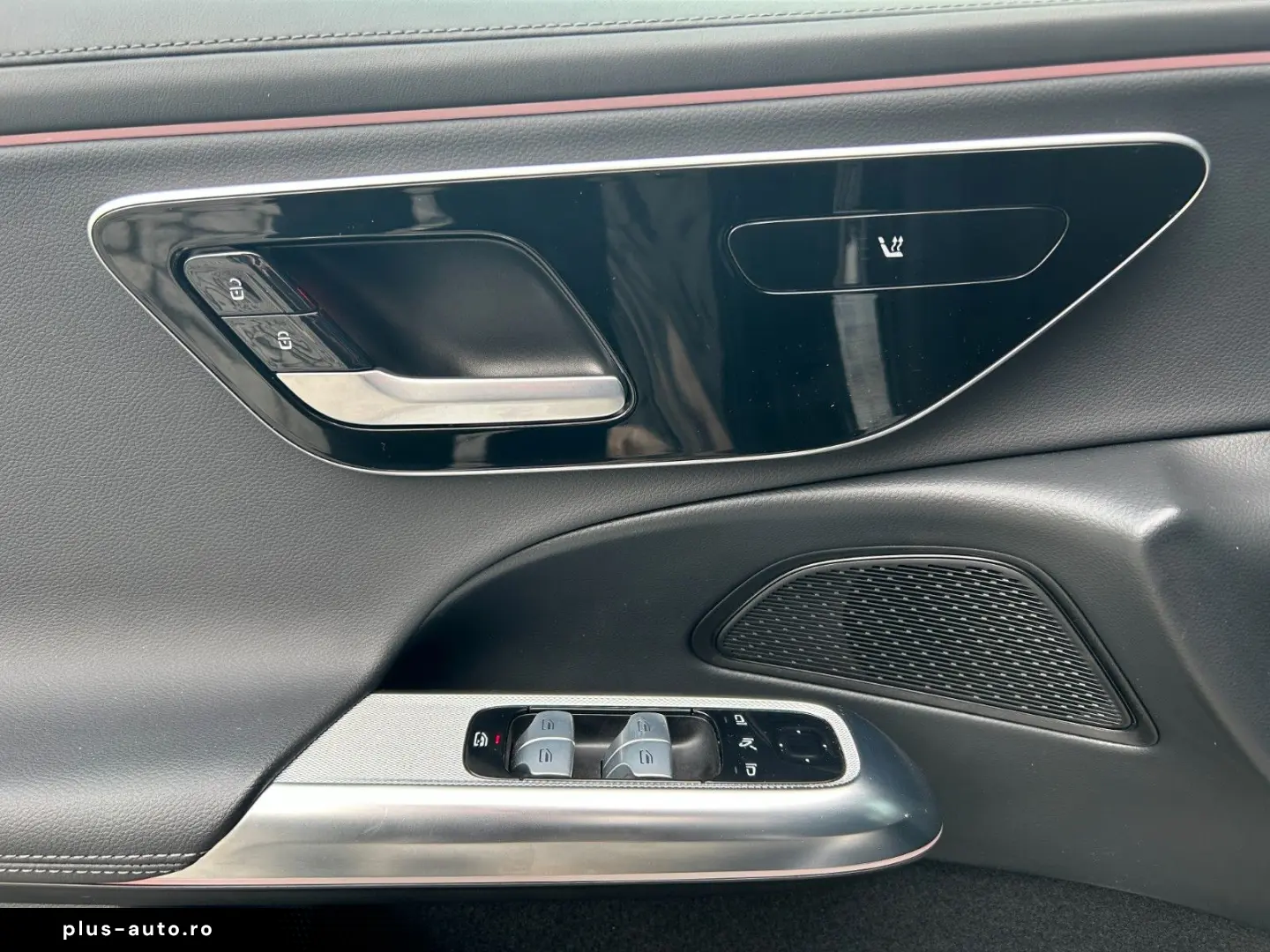MERCEDES-BENZ E 200 AMG Night  Distronic  Kamera  Keyless