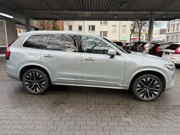 Volvo XC90 T8 Ultra Bright LUFT PANO He-Up 360  FourC