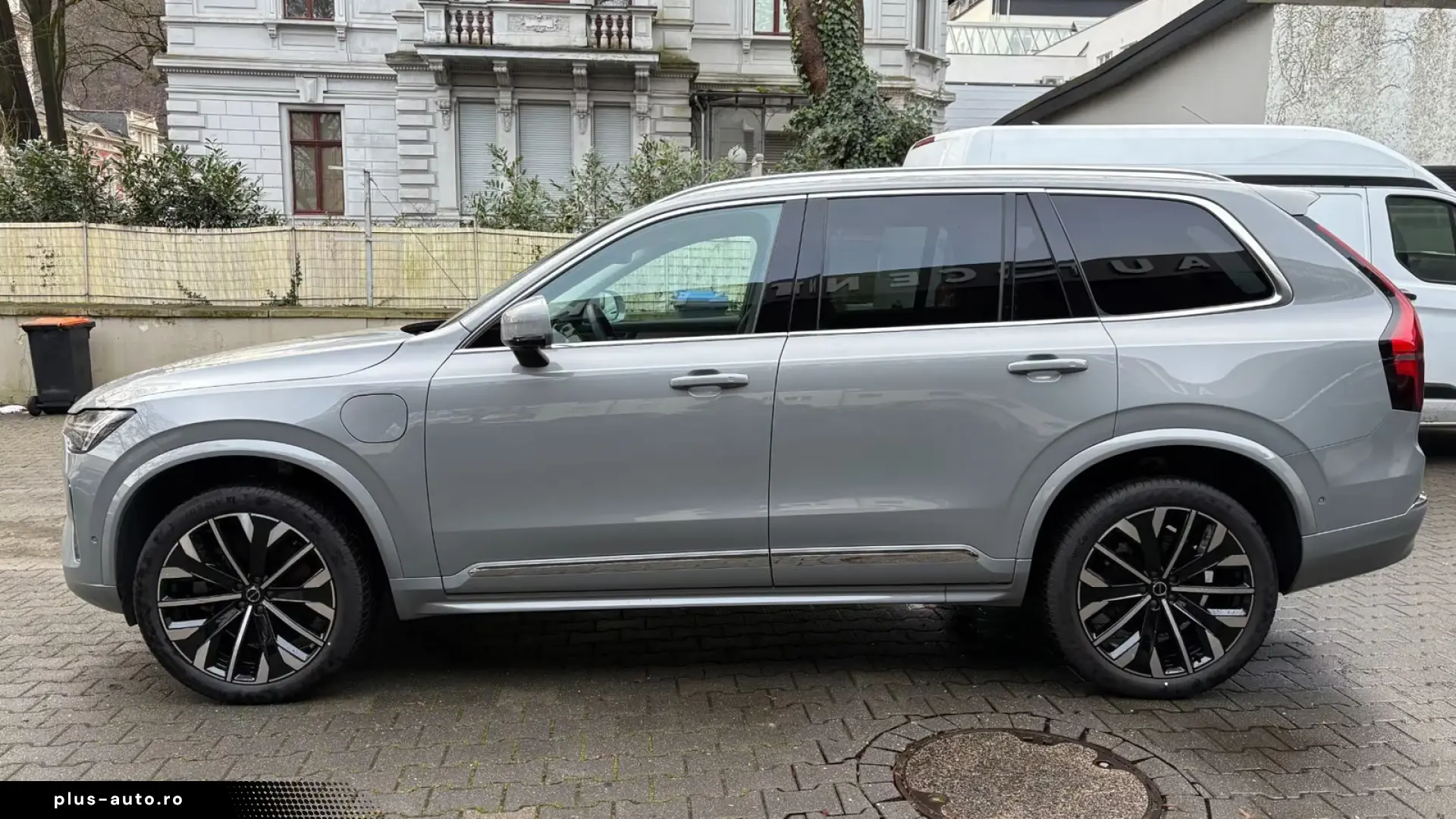 Volvo XC90 T8 Ultra Bright LUFT PANO He-Up 360  FourC